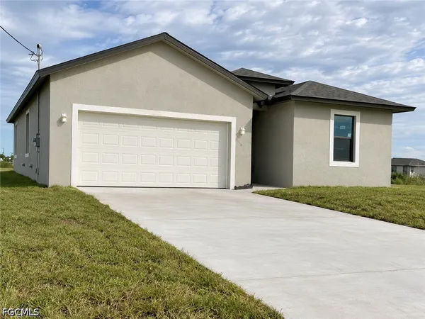 $300,000 | 5030 South Peachtree Circle, LaBelle, FL 33935