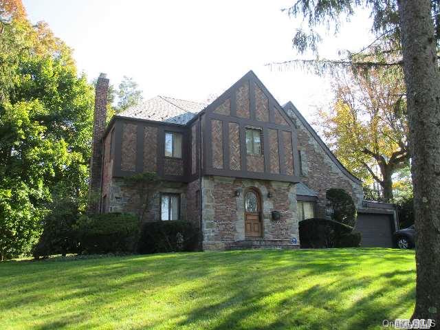 126 Dover Road Manhasset, NY 11030 - Photo 1 of 1