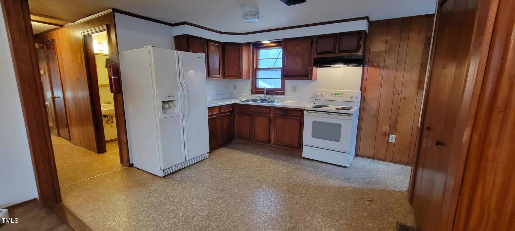 530 Broad Road Roxboro, NC 27573 - Photo 10 of 24 Kitchen