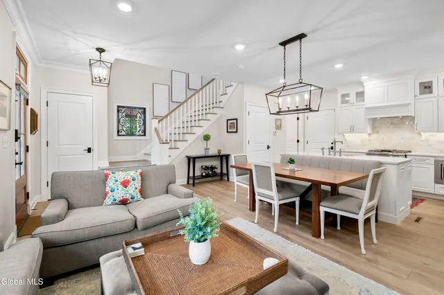 $3,900 | 37 White Street, Unit 5A, Saratoga Springs, NY 12866