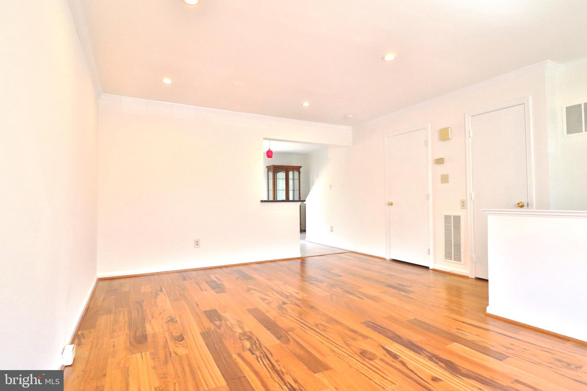 2004 Darlington Loop Woodbridge, VA 22191 - Photo 4 of 31