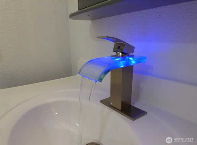 $359,000 | 2420 Aberdeen Avenue, Hoquiam, WA 98550