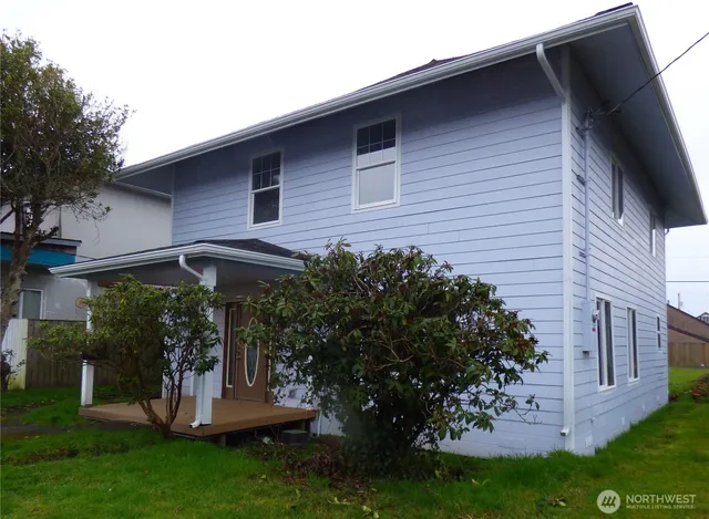 $359,000 | 2420 Aberdeen Avenue, Hoquiam, WA 98550