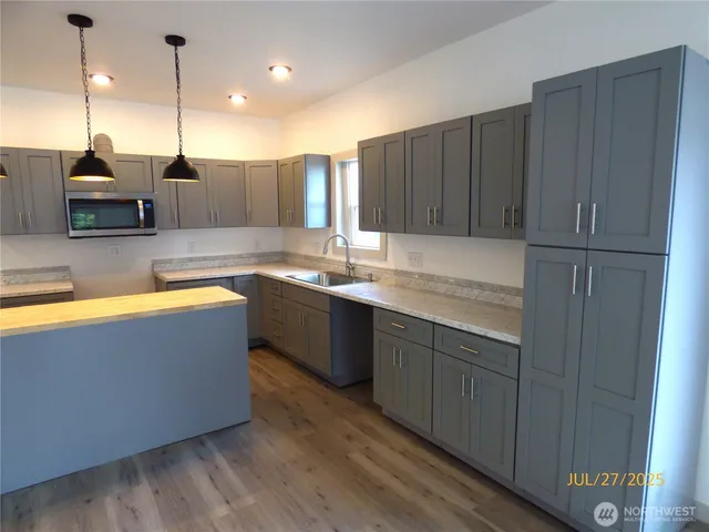 $359,000 | 2420 Aberdeen Avenue, Hoquiam, WA 98550