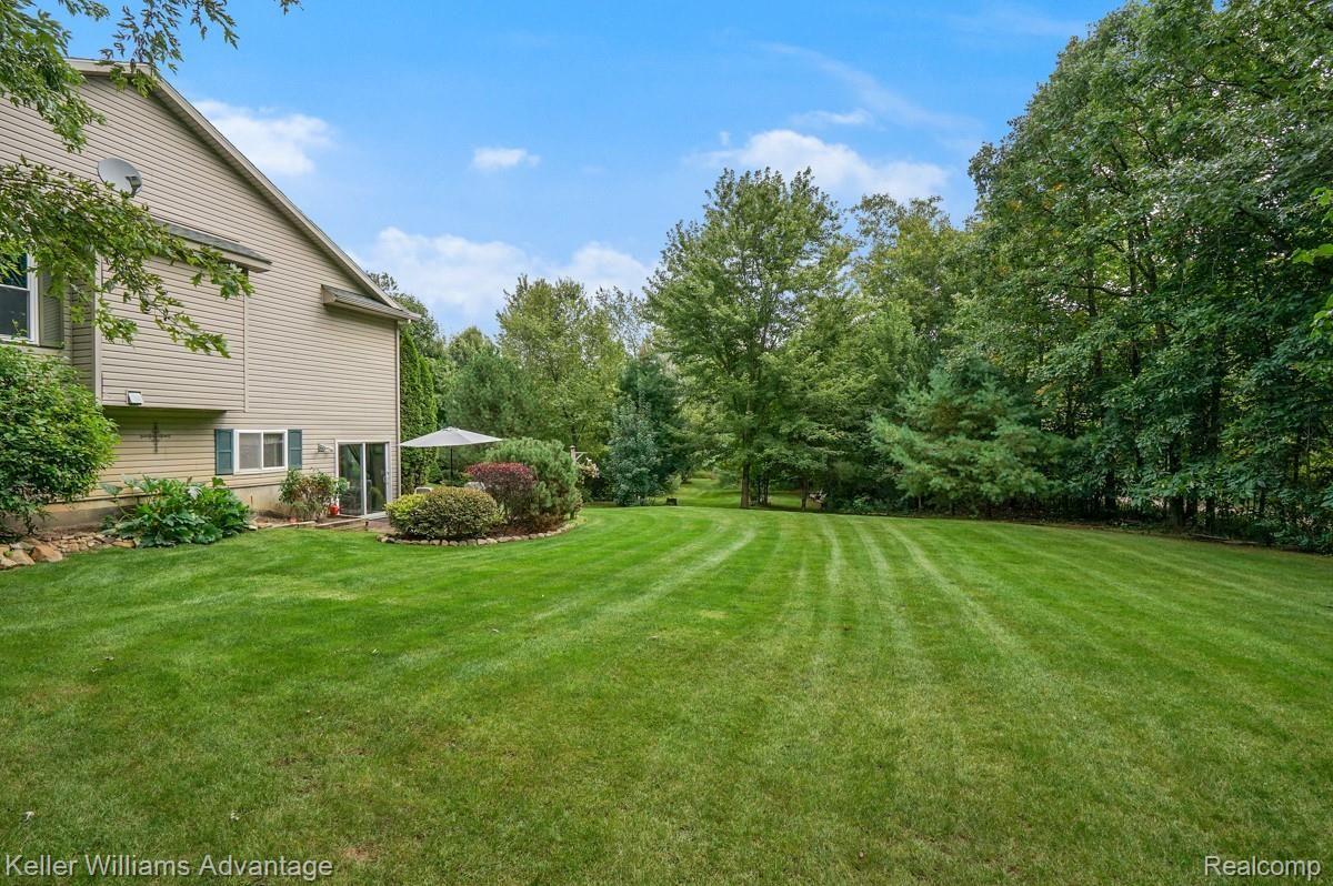 1501 East Marr Road Howell, MI 48855 - Photo 5 of 23 Side Yard.jpg
