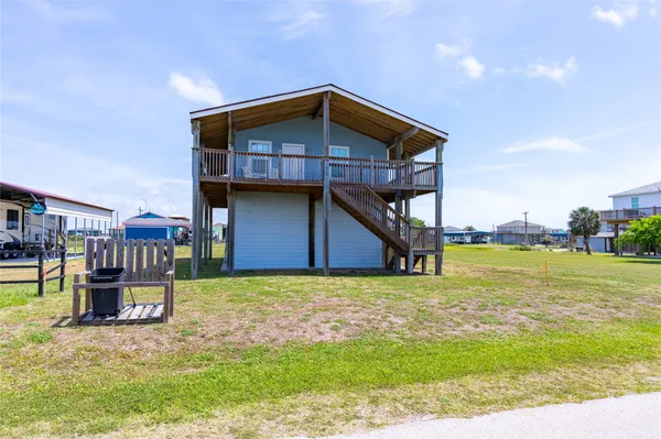 $275,000 | 964 South Sage Road, Crystal Beach, TX 77650