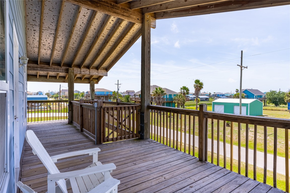 964 South Sage Road Crystal Beach, TX 77650 - Photo 4 of 26