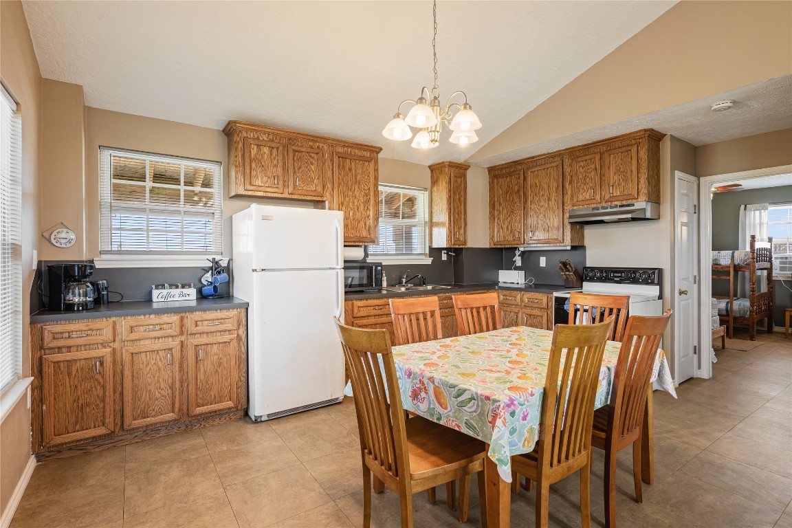 964 South Sage Road Crystal Beach, TX 77650 - Photo 9 of 26