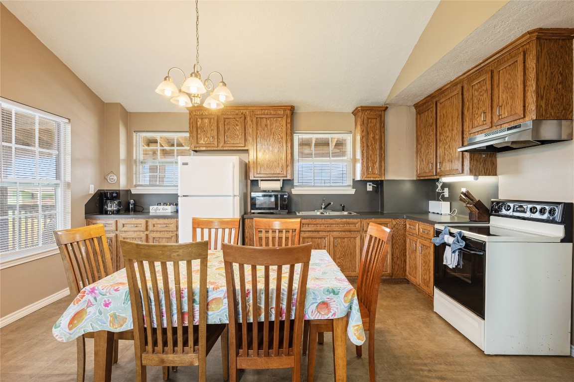 964 South Sage Road Crystal Beach, TX 77650 - Photo 10 of 26