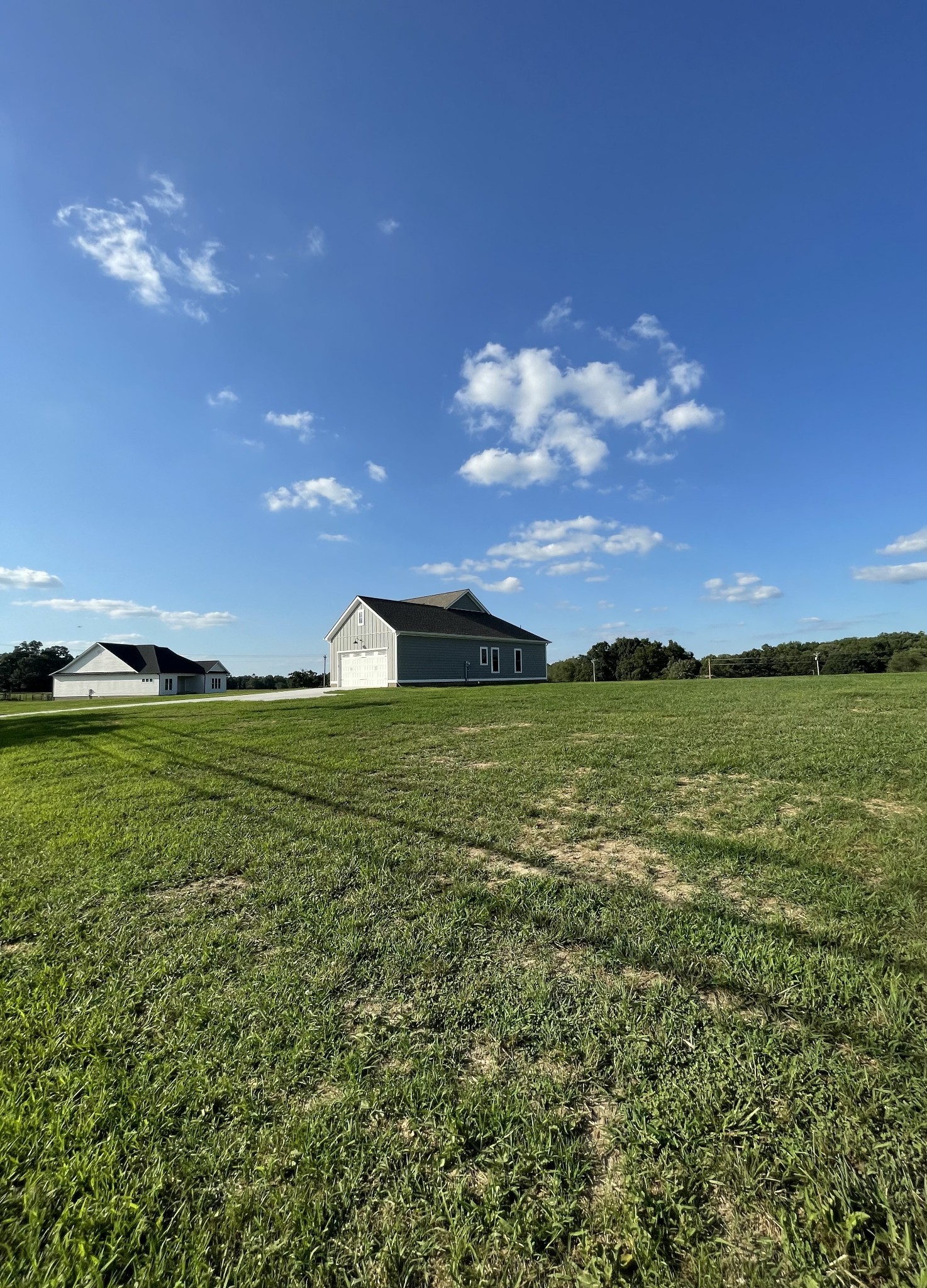 1456 Fall River Road Lawrenceburg, TN 38464 - Photo 30 of 30 a view of an ocean and a yard