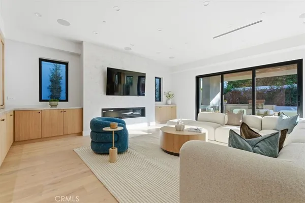 $6,299,000 | 1806 6th Street, Manhattan Beach, CA 90266