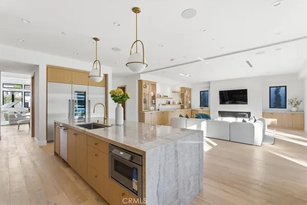 $6,299,000 | 1806 6th Street, Manhattan Beach, CA 90266