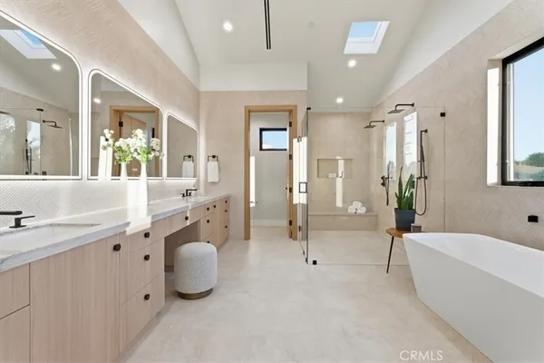 $6,299,000 | 1806 6th Street, Manhattan Beach, CA 90266
