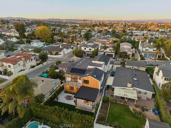 $6,299,000 | 1806 6th Street, Manhattan Beach, CA 90266