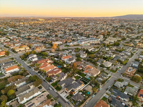$6,299,000 | 1806 6th Street, Manhattan Beach, CA 90266