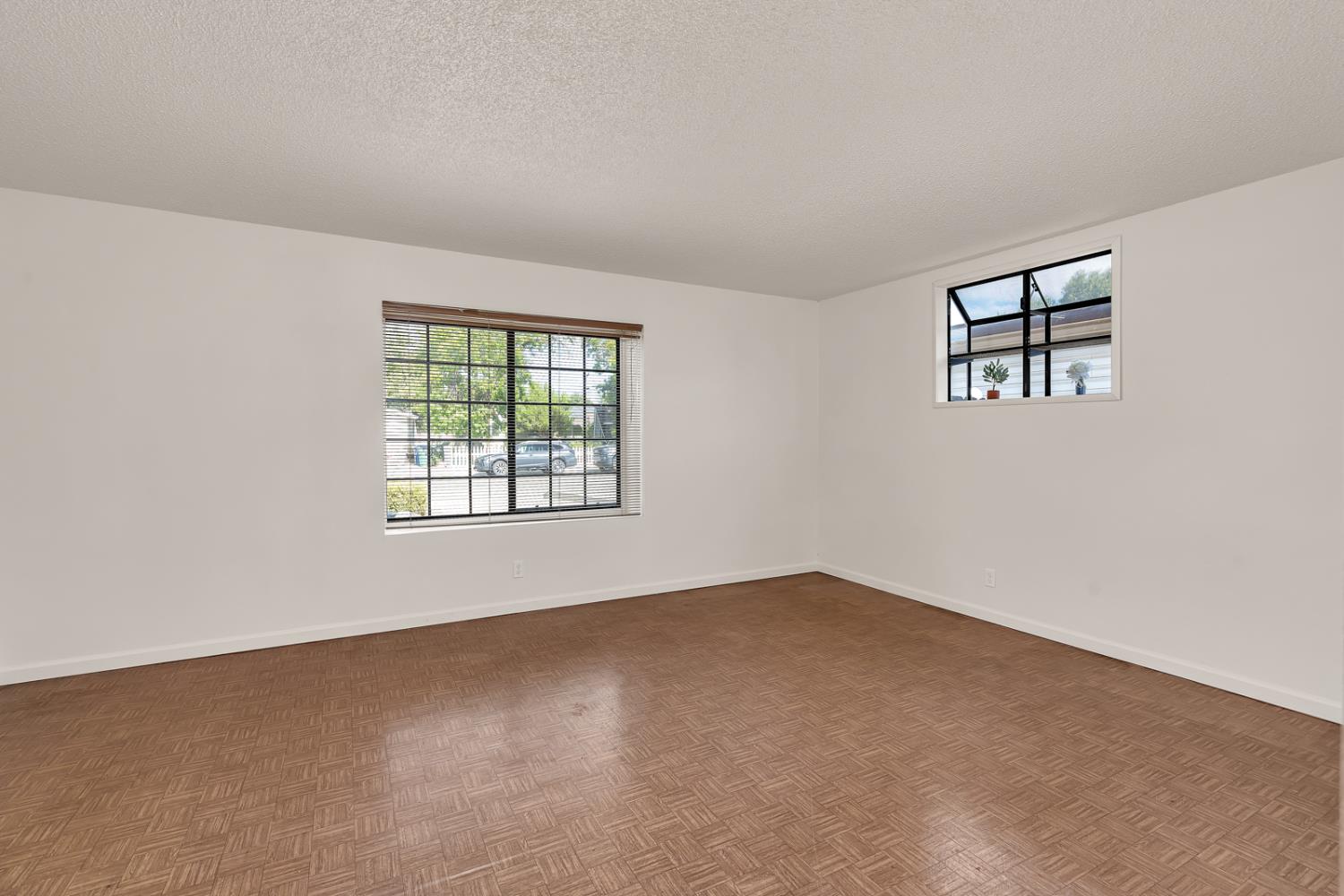 163 North Santa Rosa Street Los Banos, CA 93635 - Photo 9 of 49