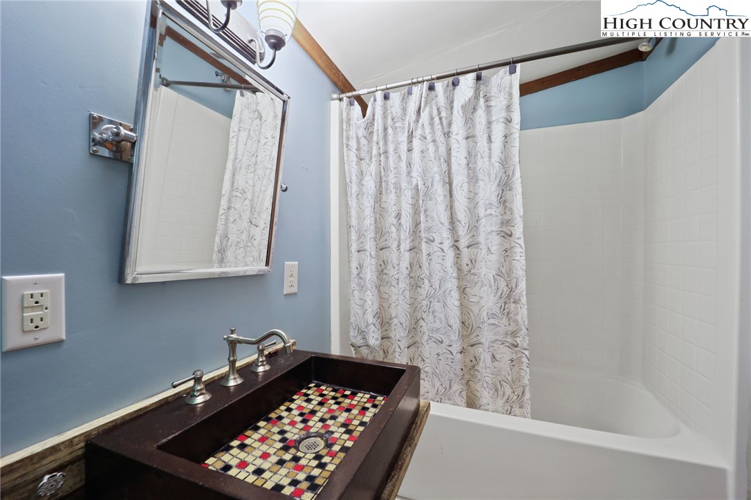 272 Horseshoe Ridge Road East Deep Gap, NC 28618 - Photo 33 of 49 Gallery Image 33