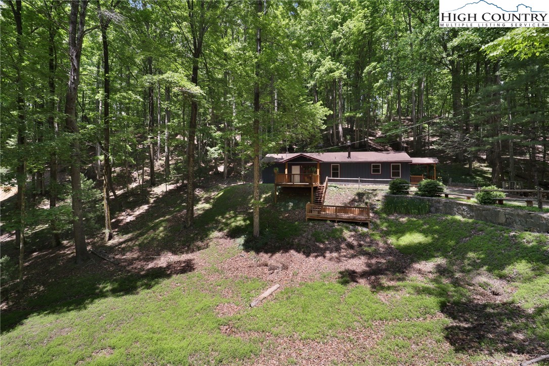 272 Horseshoe Ridge Road East Deep Gap, NC 28618 - Photo 4 of 49 Gallery Image 4