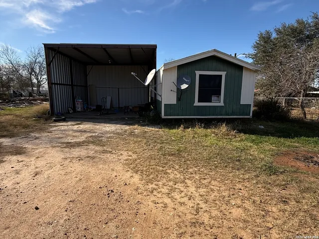 $130,000 | 1513 Hough, Adkins, TX 78101