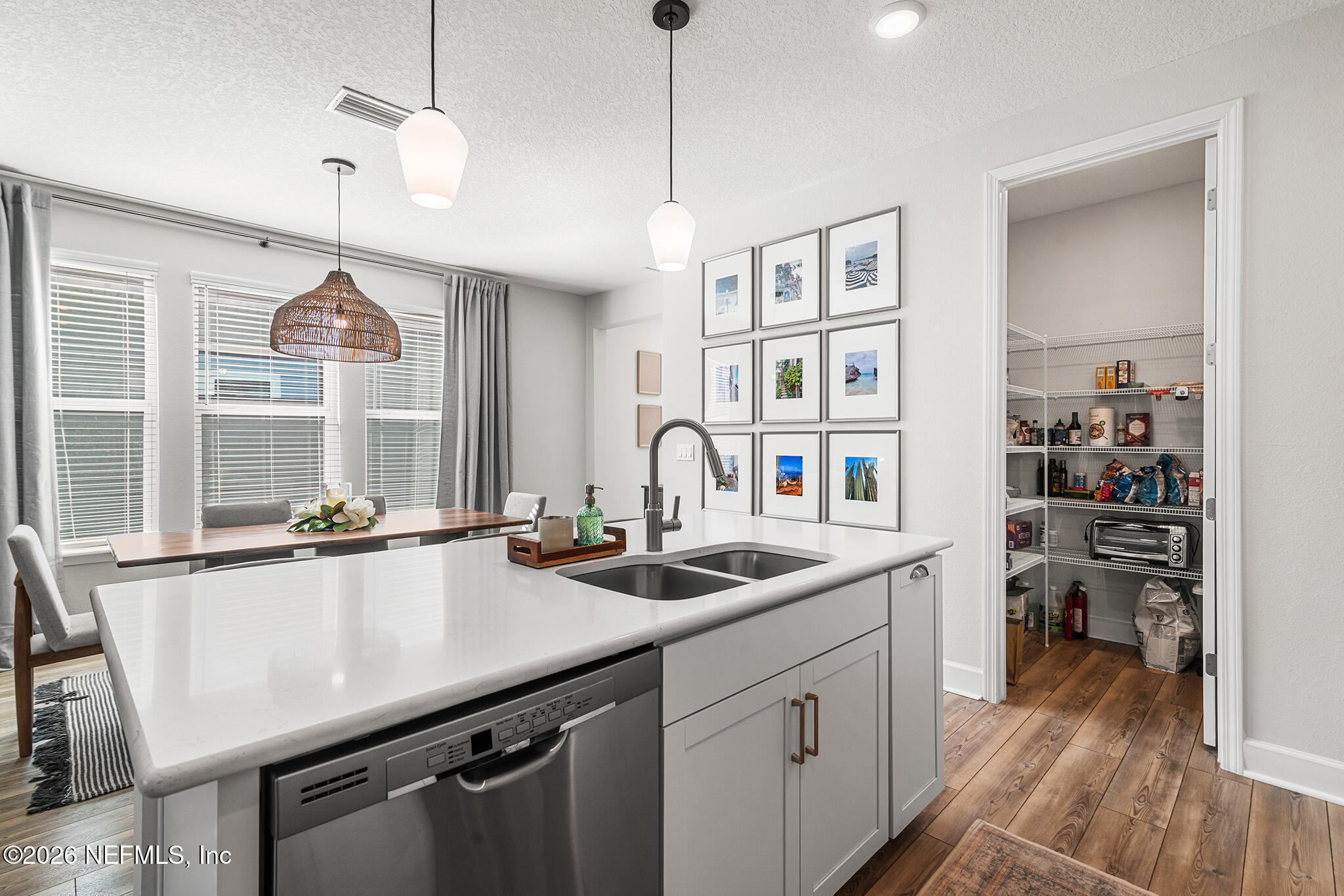 9789 Intellect Trail Jacksonville, FL 32256 - Photo 12 of 35 Full Open Kit w/ Walk In Pantry