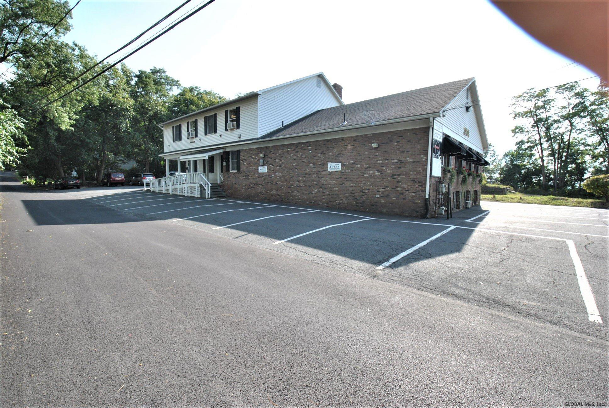 264 Osborne Road Colonie, NY 12211 - Photo 4 of 15 Photo 4