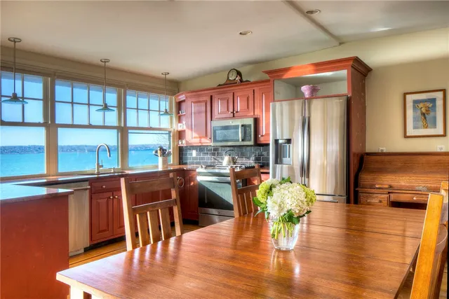 $3,250,000 | 6 June Way, Little Compton, RI 02837