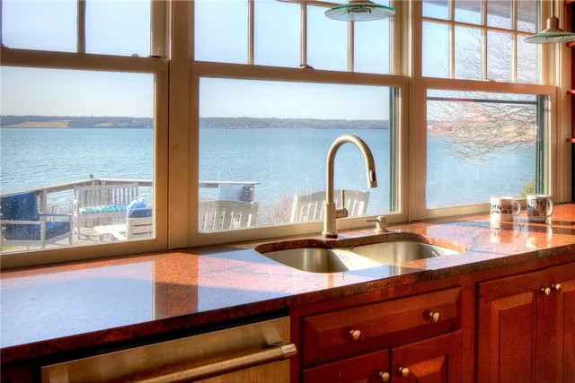 $3,250,000 | 6 June Way, Little Compton, RI 02837