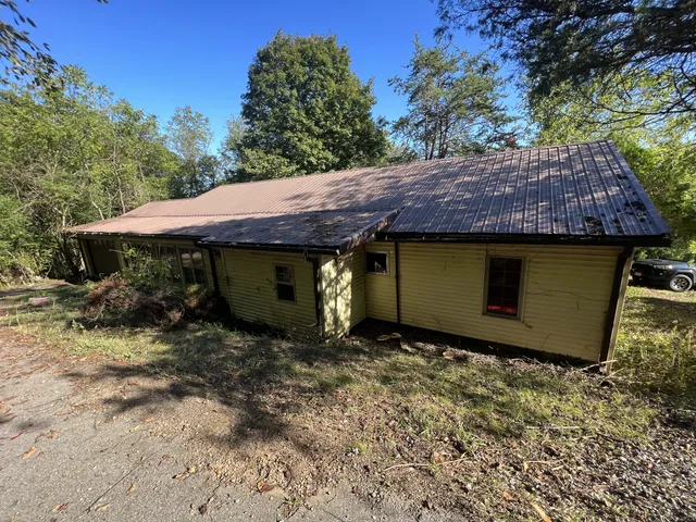 $139,900 | 110 Church Street, Erin, TN 37061