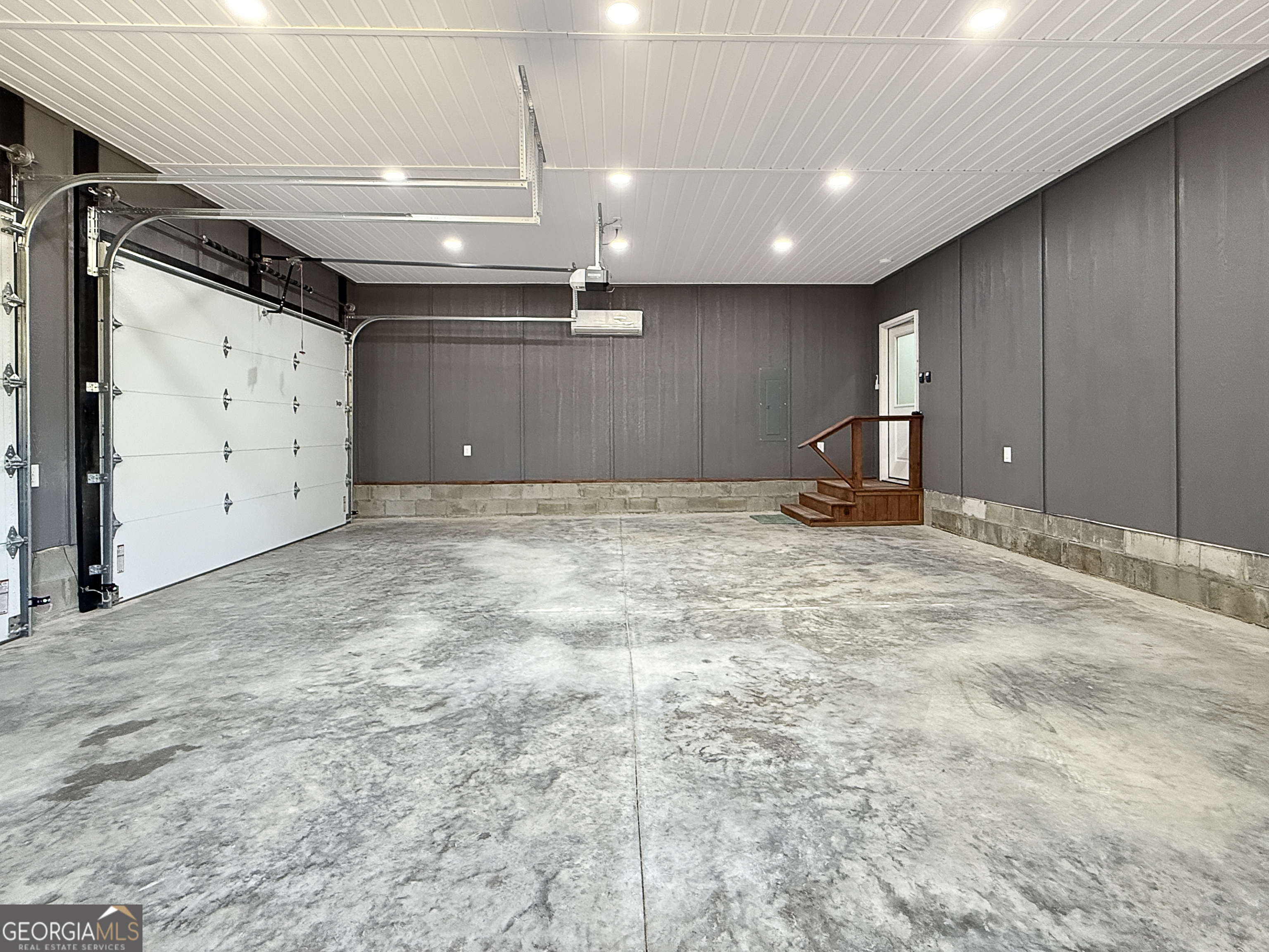 29 Chisholm Street Nahunta, GA 31553 - Photo 45 of 49 a view of a garage