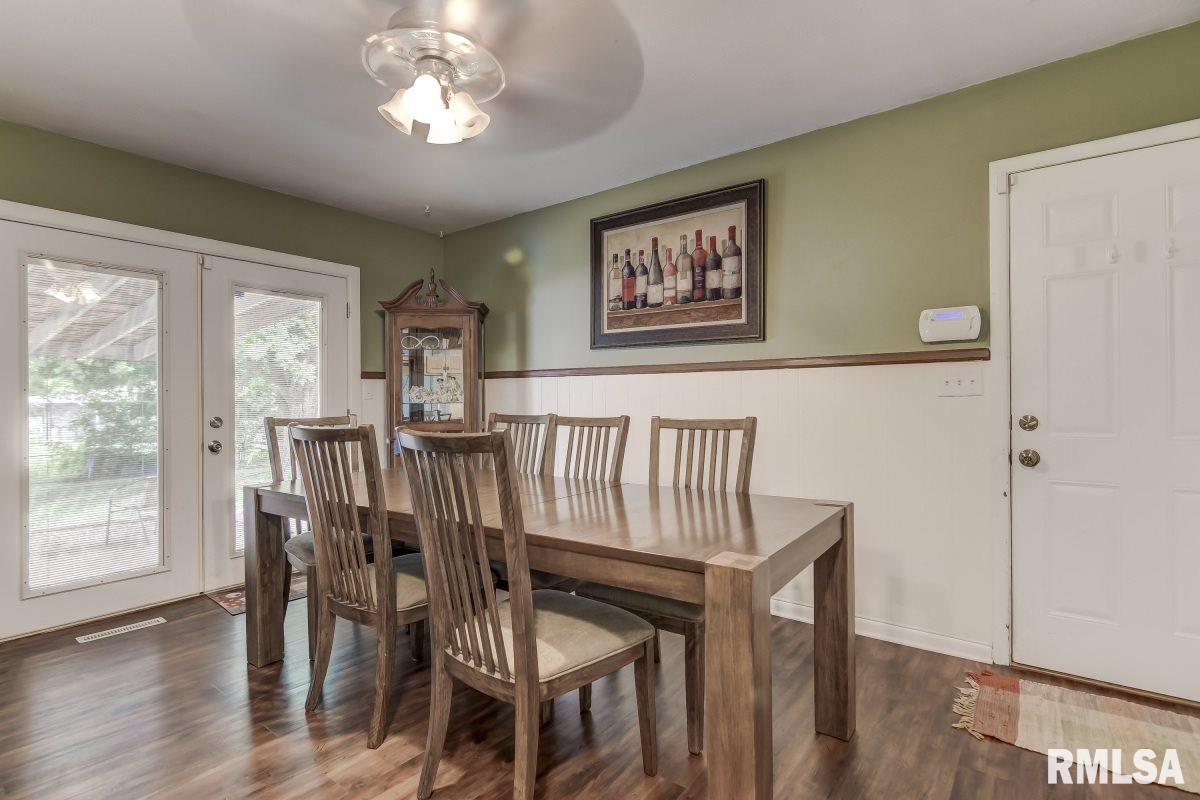 4105 Hazelcrest Road Springfield, IL 62703 - Photo 7 of 36