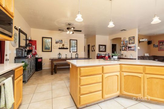 936 West Iowa Avenue Ridgecrest, CA 93555 - Photo 5 of 32