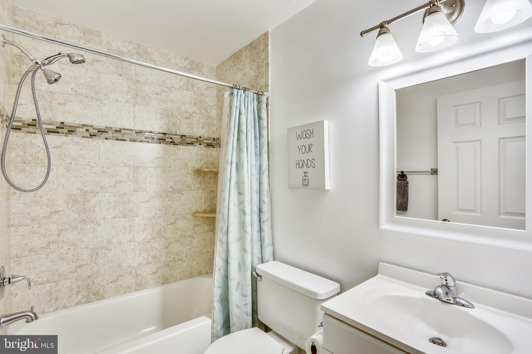 12025 Cheyenne Road Gaithersburg, MD 20878 - Photo 18 of 28 Upper Level Full Bath