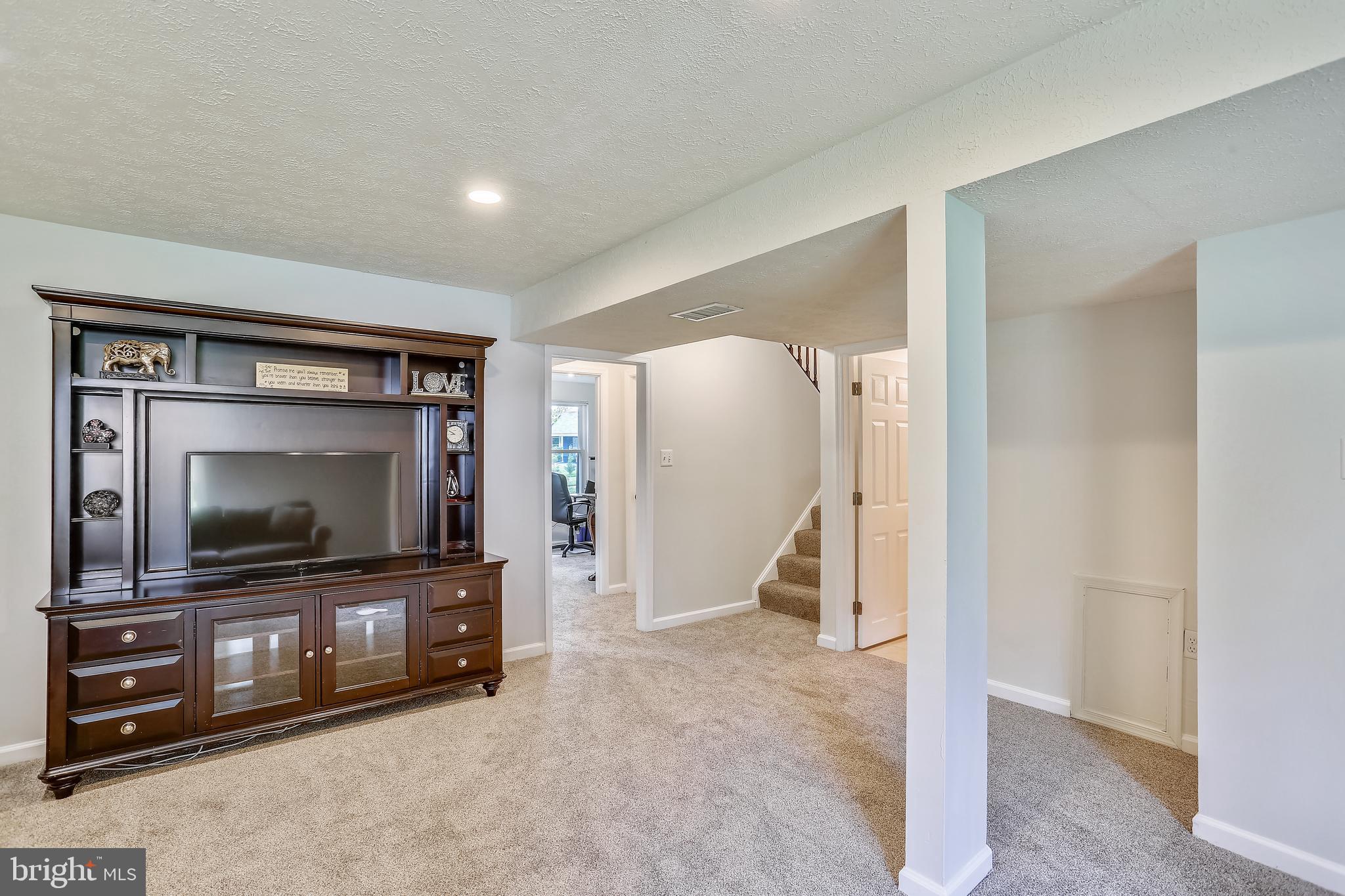 12025 Cheyenne Road Gaithersburg, MD 20878 - Photo 20 of 28 Family Room