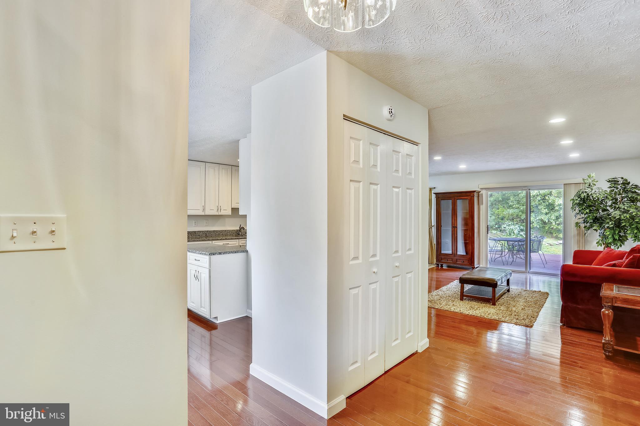 12025 Cheyenne Road Gaithersburg, MD 20878 - Photo 3 of 28 Main Level