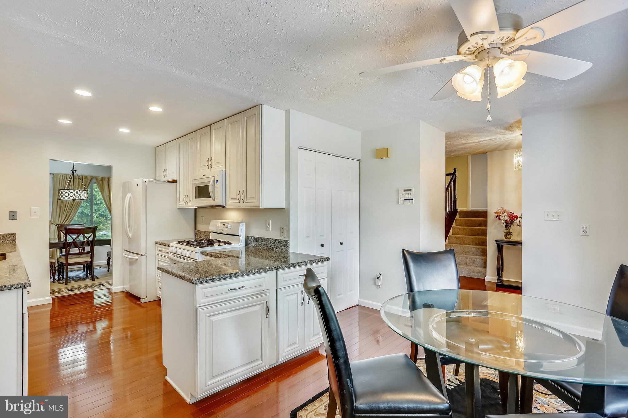 12025 Cheyenne Road Gaithersburg, MD 20878 - Photo 5 of 28 Kitchen