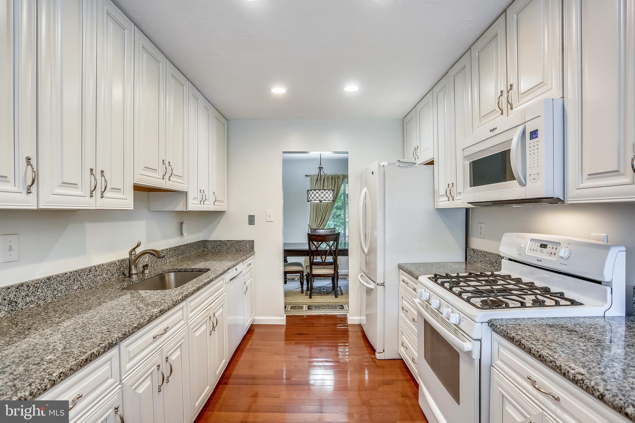 12025 Cheyenne Road Gaithersburg, MD 20878 - Photo 7 of 28 Kitchen