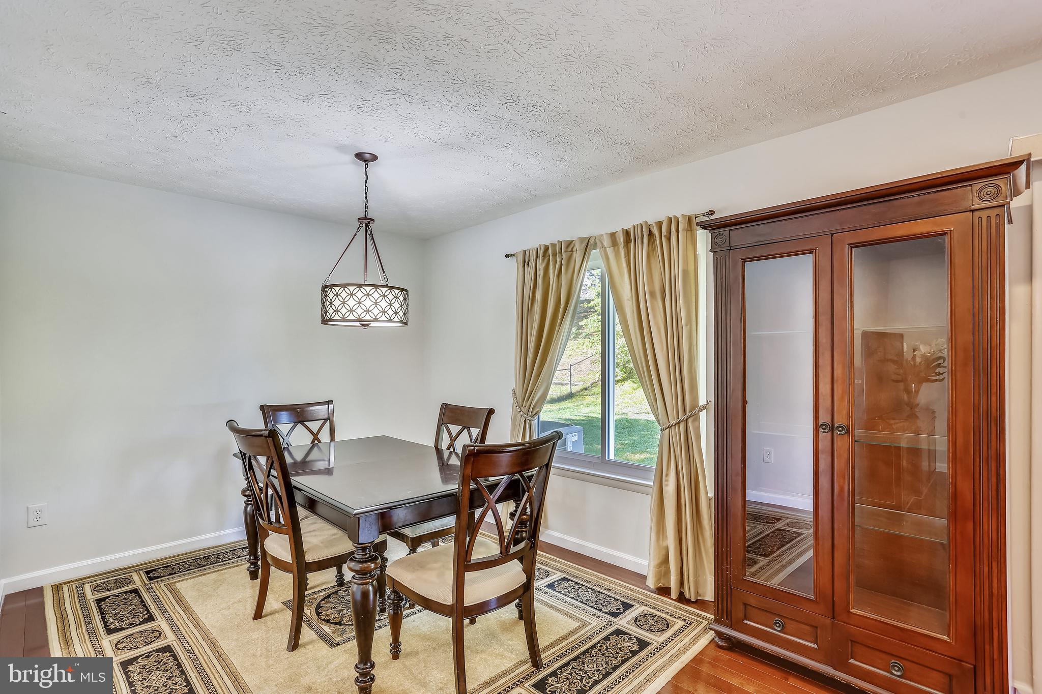 12025 Cheyenne Road Gaithersburg, MD 20878 - Photo 8 of 28 Dining Room