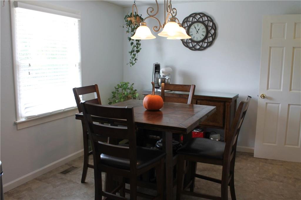 640 Bairdford Road Gibsonia, PA 15044 - Photo 5 of 16 Dining Room