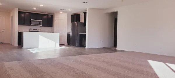 $1,895 | 1543 East Inouye Drive, Casa Grande, AZ 85122