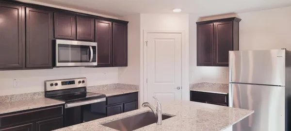 $1,895 | 1543 East Inouye Drive, Casa Grande, AZ 85122