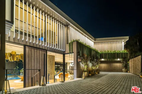 $68,000,000 | 9330 Flicker Way, Los Angeles, CA 90069