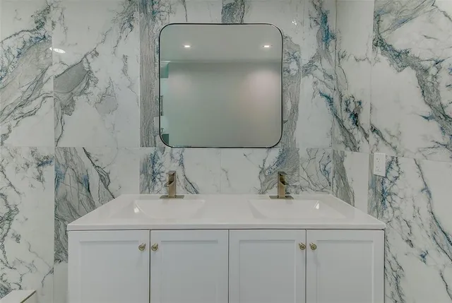 $347,900 | 6208 Florida Circle East, Apollo Beach, FL 33572