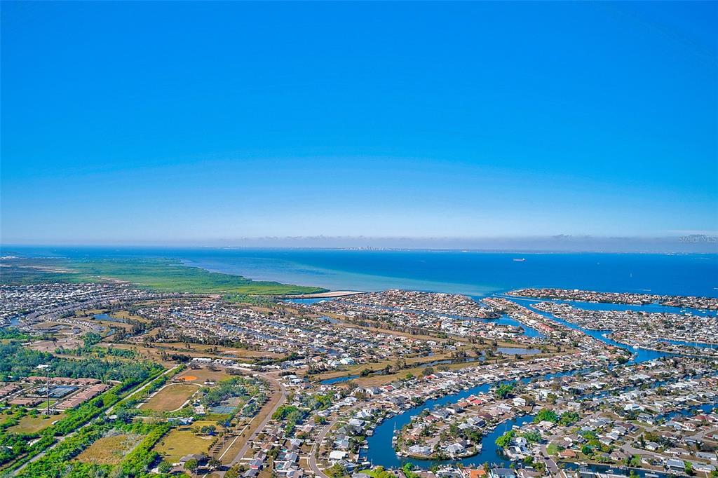 6208 Florida Circle East Apollo Beach, FL 33572 - Photo 42 of 43 an aerial view of multiple house