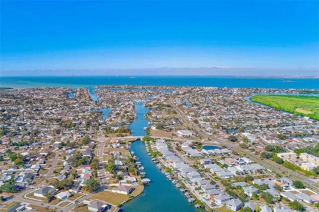 $347,900 | 6208 Florida Circle East, Apollo Beach, FL 33572