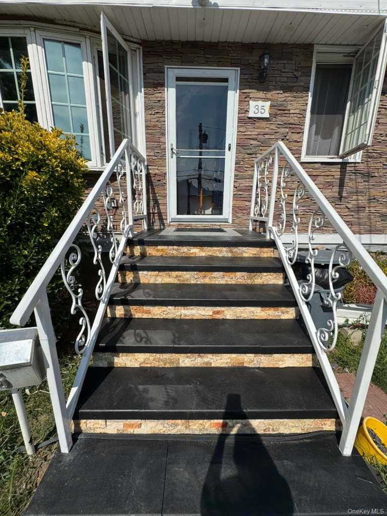 35 Harvard Street Valley Stream, NY 11580 - Photo 3 of 19 Entrance to property