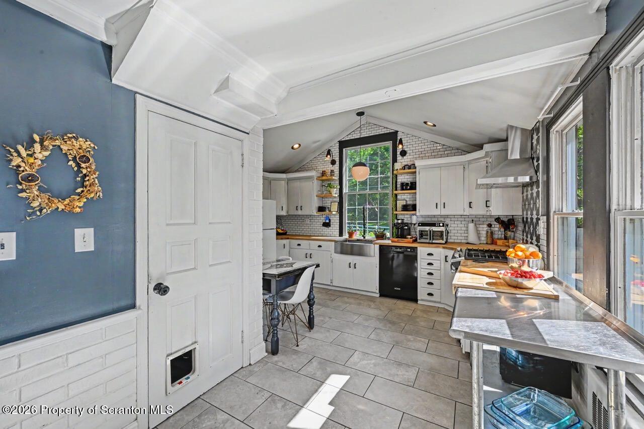 509 Glenburn Road Clarks Summit, PA 18411 - Photo 18 of 58 Kitchen