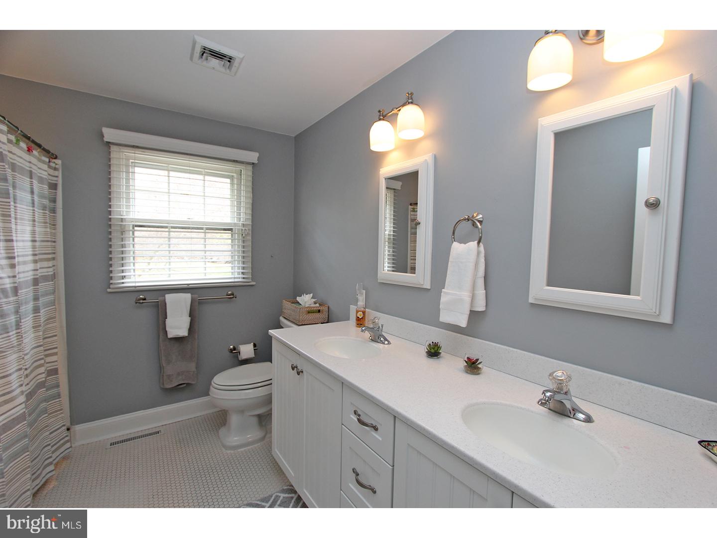 986 Cloverly Road Berwyn, PA 19312 - Photo 18 of 25 Bathroom