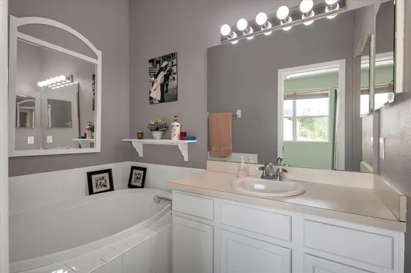 $2,200 | 3806 Virga Boulevard, Sarasota, FL 34233