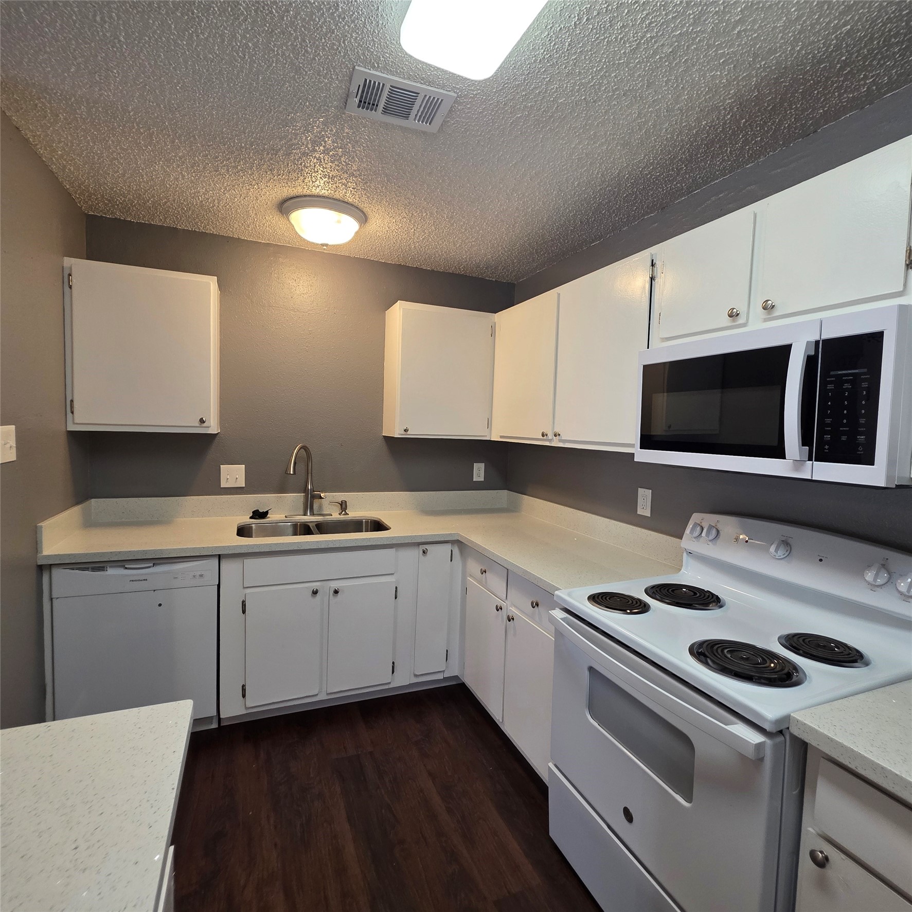 23535 Tree House Lane Spring, TX 77373 - Photo 4 of 19 Gallery Image 4