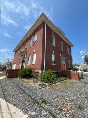 $1,800 | 802 Main Street, Unit C, Peckville, PA 18452